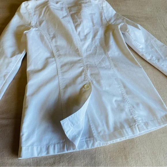 Greys Anatomy Women’s 3-Button Long Sleeve White Lab Coat Scrub Top Size Size S - Picture 5 of 15